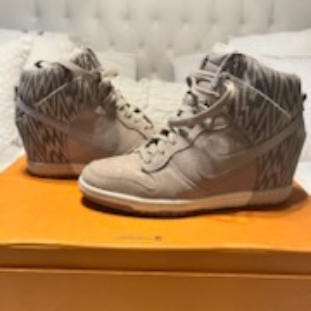 Nike wedge heel dunk sneakers-Color-Pewter Size 8.5